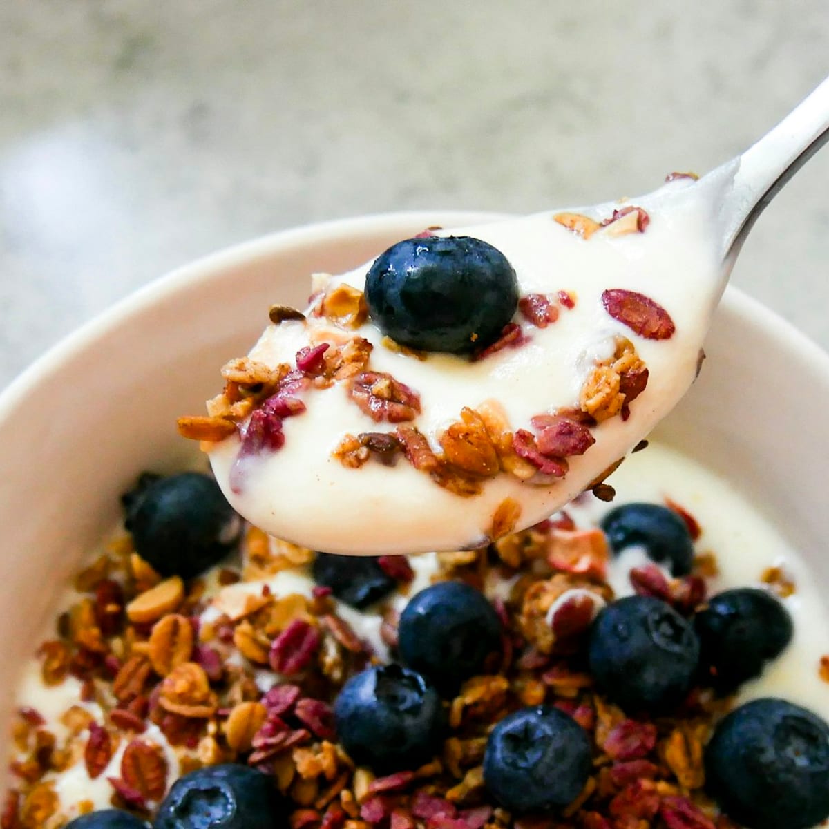Granola bowl with yogurt and fruit symbolizing balanced routines and healthy life boundaries